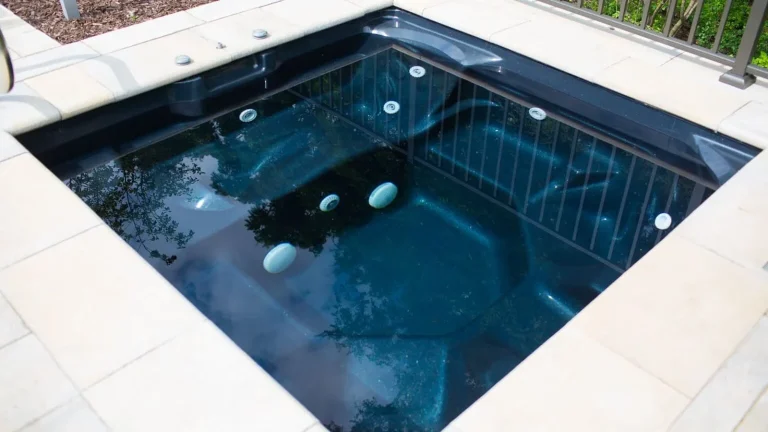 Dream Spa - Square Fiberglass Pool