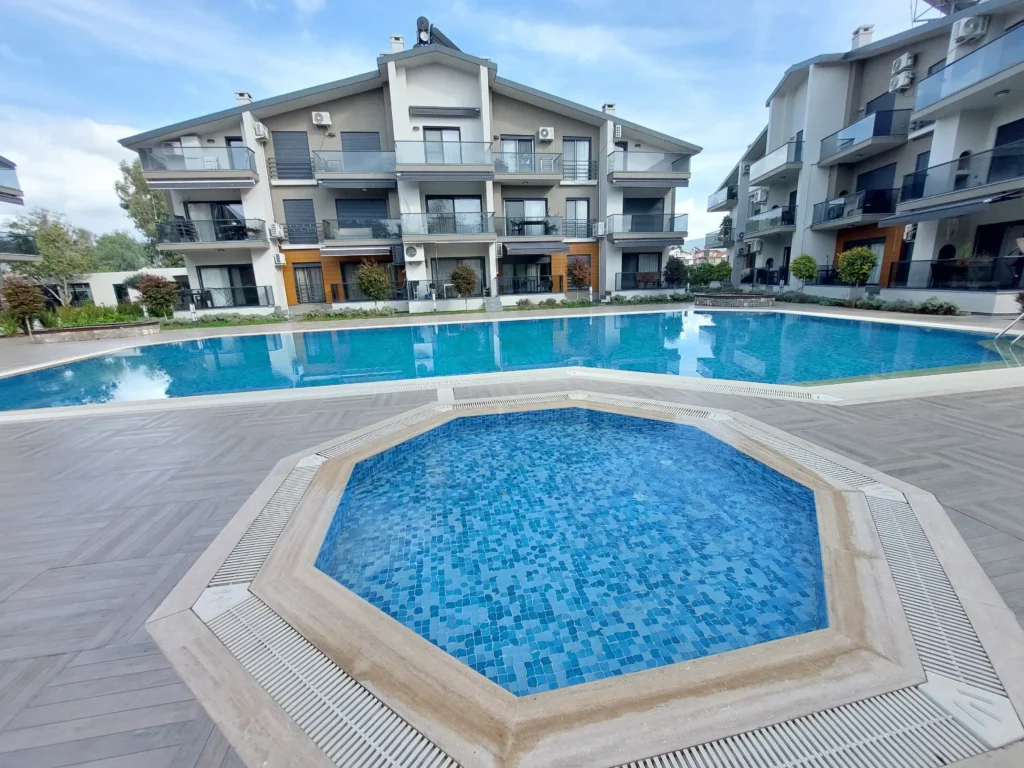 Commercial Pool Management