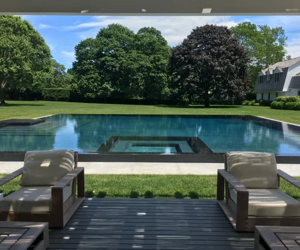 weekly pool cleaning service in southampton ny