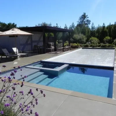 pool-with-spa-luxury-property-hamptons.webp